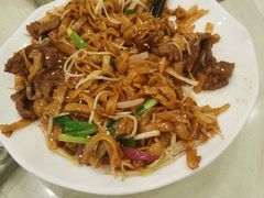 头抽干炒牛河-清心鸡沙田乳鸽店·非遗传承(石溪店)