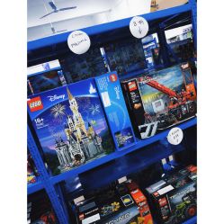 -逝水玩具折扣店