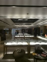-北京七彩云南翡翠珠宝旗舰店(月坛店)