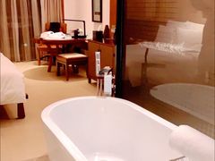 -三亚湾海居铂尔曼度假酒店