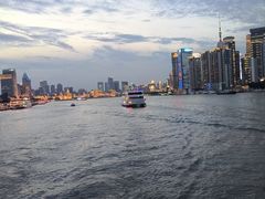 -黄浦江游览十六铺3号码头网红自助餐