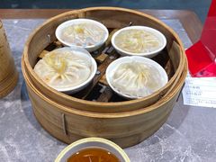 -莱莱小笼·乔艾