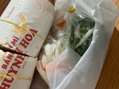 -Bánh Mì Huynh Hoa