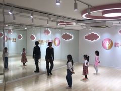 -韵姿少儿舞蹈(北外滩校区)