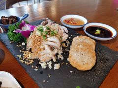 蒜香鱿鱼拼配墨鱼饼-汤和好天气 粤菜小馆(鸳鸯店)