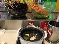 -百品聚旋转火锅(万德庄店)