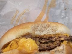 -麦当劳(展览路店)