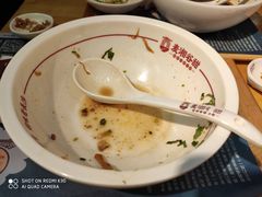 -呷佬·长沙手工米粉(金沙江路店)