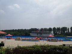 -黄河谷马拉湾海浪浴场