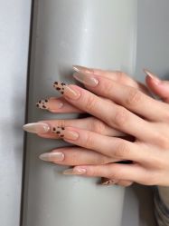 -小黑瓶美甲美睫