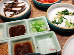 -明洞阿姨·韩式酱蟹烤肉·创意料理(三元桥店)