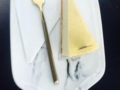 -UNI UNI(环亚凯瑟琳店)