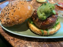 牛肉牛油果汉堡-Lets burger非常汉堡·环球风味(蓝色港湾店)