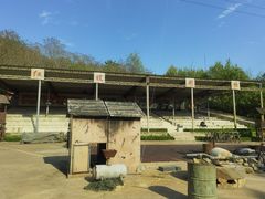 -雪山彩虹谷景区