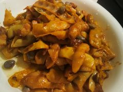 烧肉焖豆角-巴音浩日娲·蒙餐(双林东路店)