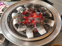 -围炉肉舍•炭烤活鳗•丹东海鲜烤肉(步行街店)