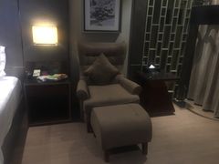 -武汉光谷广场杨家湾地铁站怡程酒店