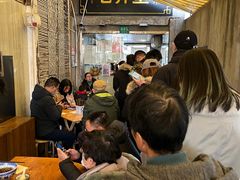 等位区-沪西老弄堂面馆(定西路店)