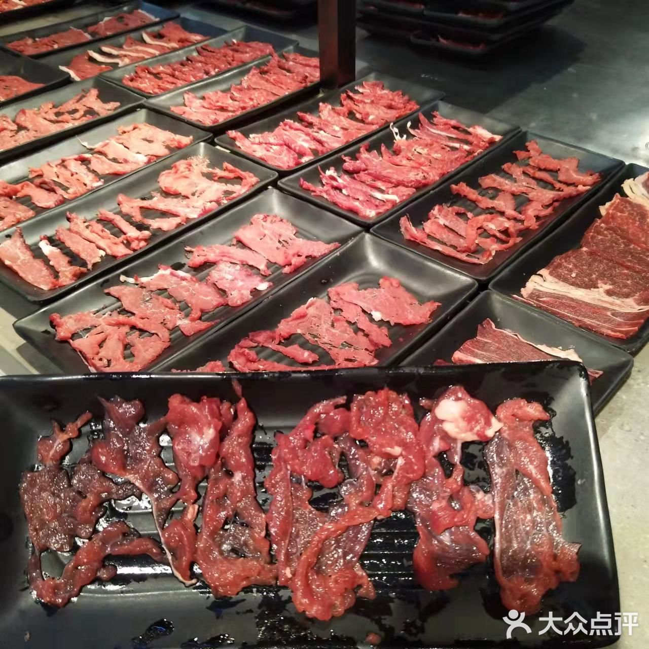 鲜切黄牛肉吃到爽的百元自助火锅，冲鸭！
