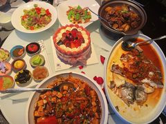 -江上荟·创意中国菜(绿地缤纷城店)