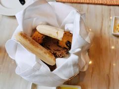面包篮-郑州希尔顿酒店·阿米奇意大利餐厅
