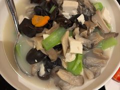 平菇豆腐浸丝瓜-铭轩中餐厅·海南菜·粤菜(亚龙湾瑞吉店)