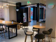 大堂-星巴克臻选(上海中环广场2F店)