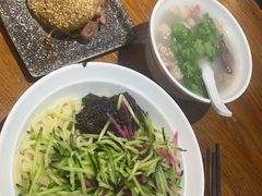 -老天桥酱肉烧饼夹肘子(天桥店)