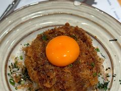 炸牛上脑汉堡肉饭-火山屋台(新街口店)