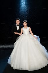 -雪中彩影婚纱摄影·微光艺术中心