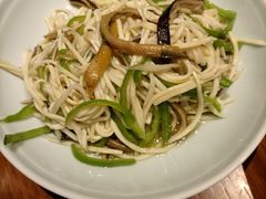 青椒茭白炒鳝丝-上海人家花樣年华(中山公园店)