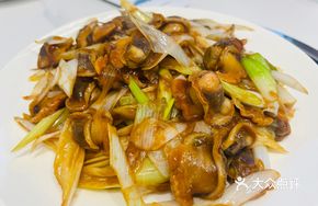 Scallion Stir-fried Clams