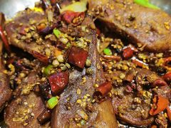 -老码头黑皮肘子锅包肉(赣水路店)