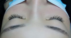 -双双化妆造型工作室