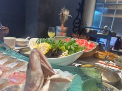 -泓炙颐凤鲜海鲜火锅料理(桐乡店)