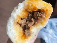 回锅肉包-李与白包子铺(桐梓林店)