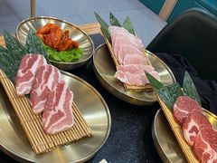 -臻牛烤肉