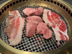 -铭牛烧肉·和牛海鲜自助(高新月牙湖店)
