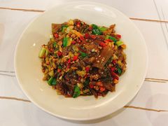 -阿瓦山寨·湘菜现炒·剁椒鱼头王(咸阳总店)