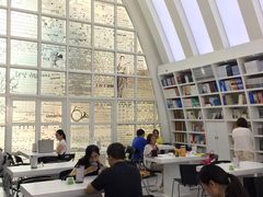 -钟书阁(松江泰晤士小镇店)