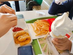 -麦当劳(杨林得来速店)