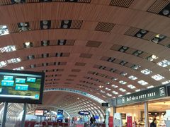 -Gucci(戴高乐机场T 2E)