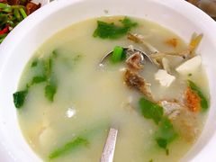 鱼头豆腐汤-鹏城人家海鲜酒家·23年老字号(较场尾店)
