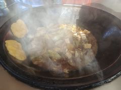 -粘豆包柴火铁锅炖