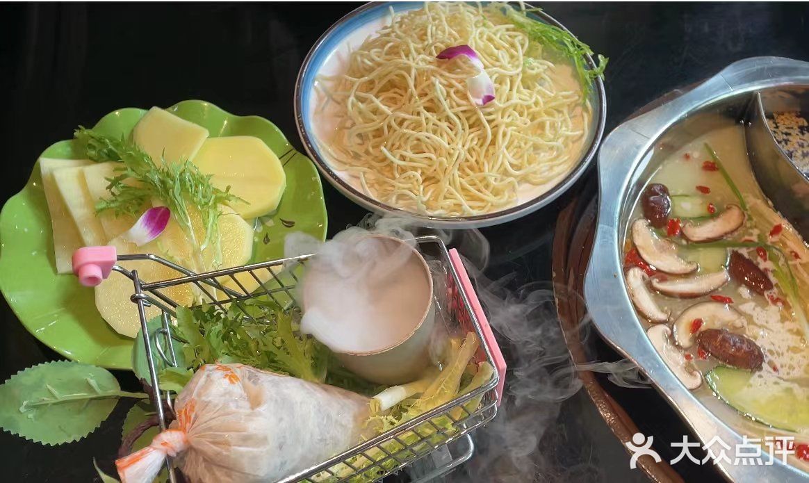川妹网红花园火锅 这个富有艺术气息的店 我一定会再来的！！