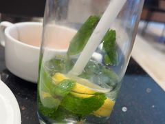 -东方红海鲜百汇(国际大厦店)