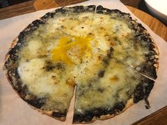 薄底黑松露披萨-Carbon莫卡哆·意大利复古集市餐厅(杭州大厦店)