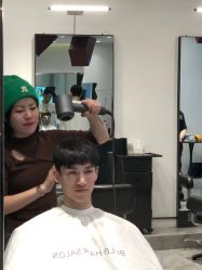 -BULB STUDIO 巴柏明星发型工作室
