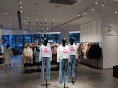 -URBAN REVIVO(上海中庚漫游城店)