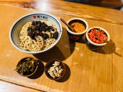 -矮子粉店1985·长沙米粉(湘春路店)